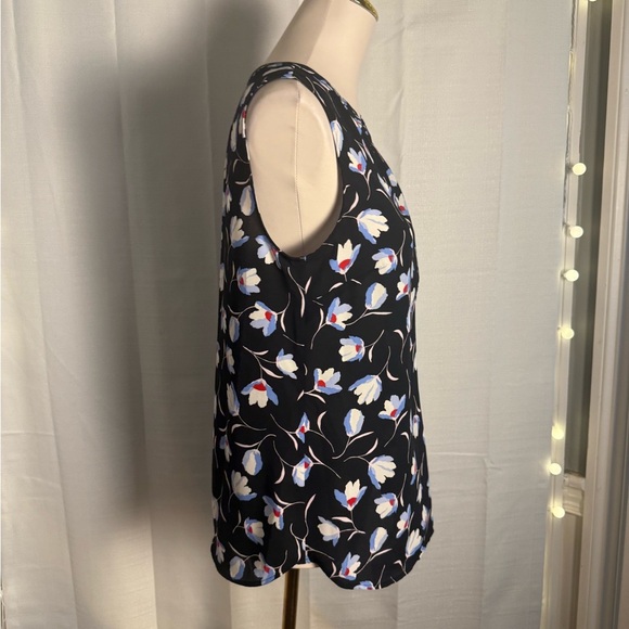 Talbots White and Red Sleeveless Blouse with Mandarin Collar - Picture 3 of 10